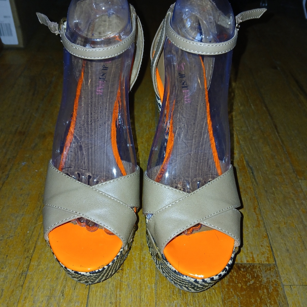 JUST FAB NUDE WEDGES size 9 US